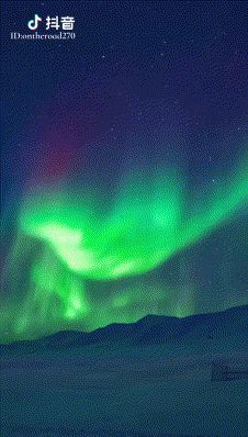 蓝色冰川,白色驯鹿,七彩极光:来自世界最北端的惊喜与爱