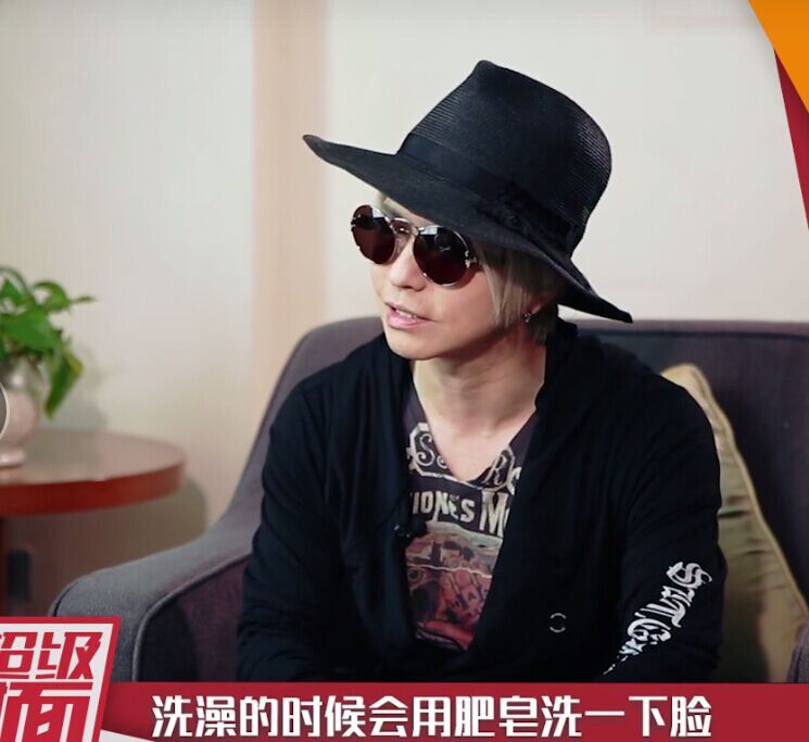 49岁日本顶级摇滚彩虹乐团主唱hyde,红遍亚洲,拥有千万歌迷