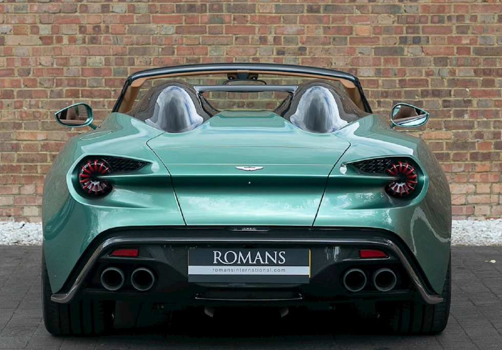 阿斯顿马丁vanquishzagato双门跑车女朋友