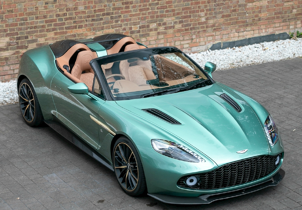 阿斯顿马丁vanquishzagato双门跑车女朋友