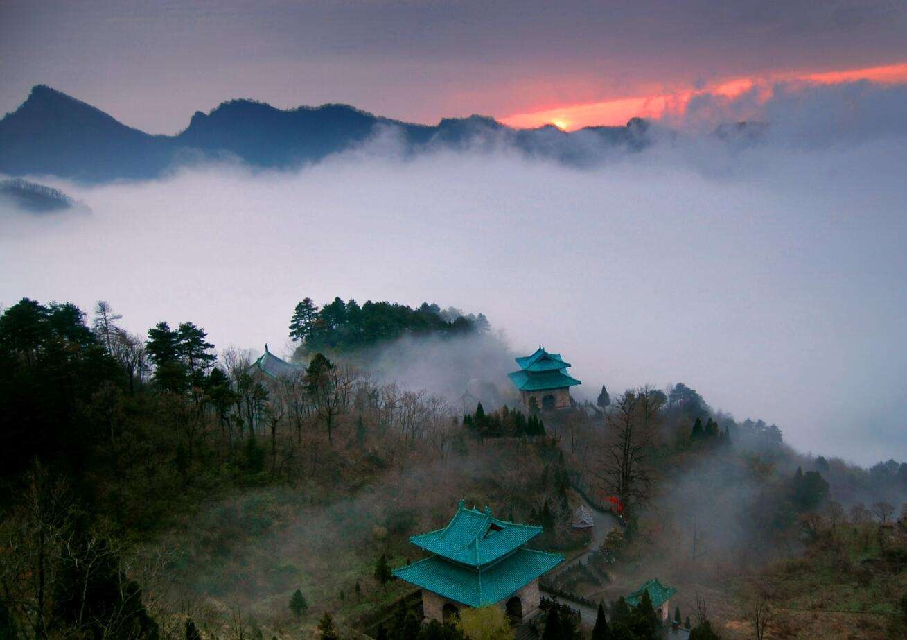 亘古无双胜境,天下第一仙山,乃武当也.