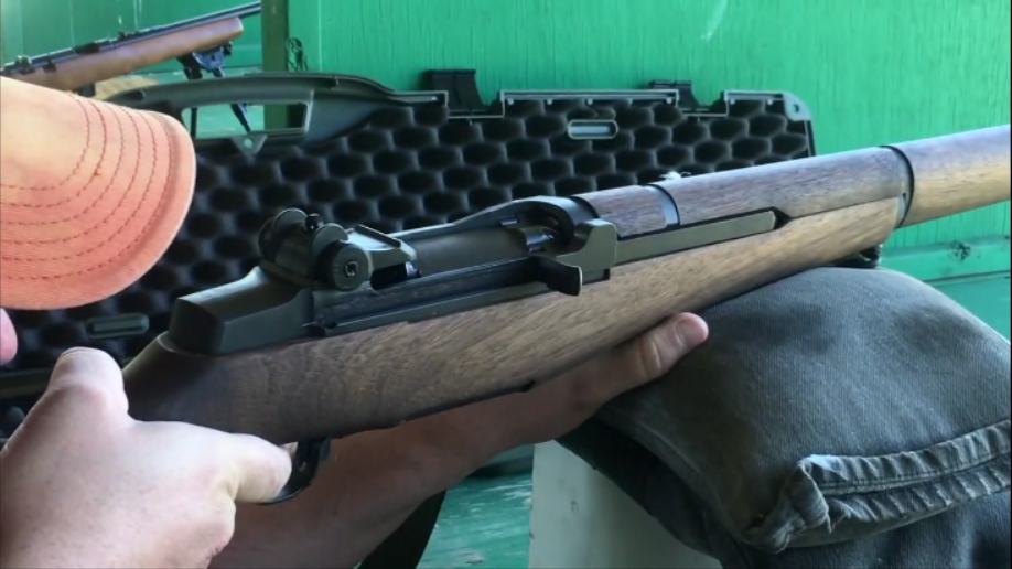 俗称"大八粒"m1加兰德半自动步枪,双排弹夹供弹八发射击测试