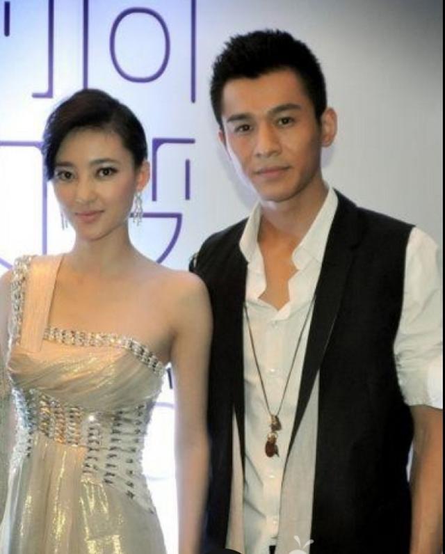 爱了王丽坤8年,同居后分手娶了小9岁娇妻,王丽坤至今不肯原谅他