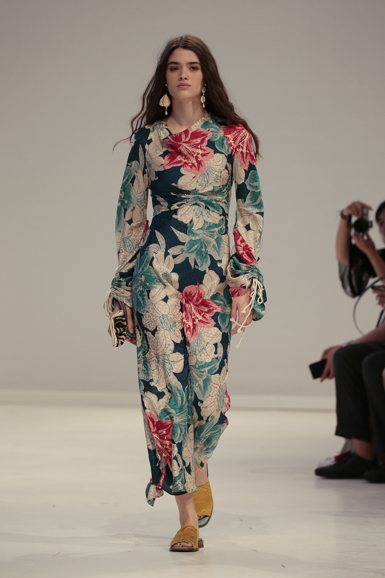 etro 2019s/s女装系列:本季大秀|女装|佩斯里|米兰时装周_新浪新闻