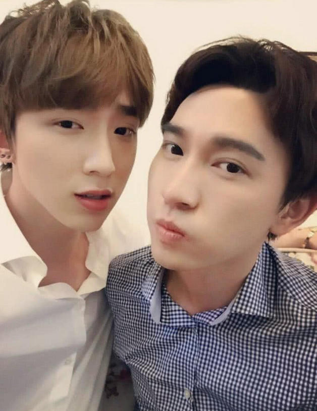 沈氏夫夫举行古堡婚礼,追爱18年终成眷属,网友:这么帅可惜了!