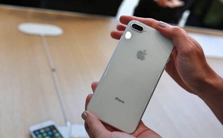 苹果压力山大 Iphone8 Plus降至 冰点价 网友 后悔买早 财经头条 苹果压力山大 Iphone8 Plus降至 冰点价 网友 后悔买早 财经头条