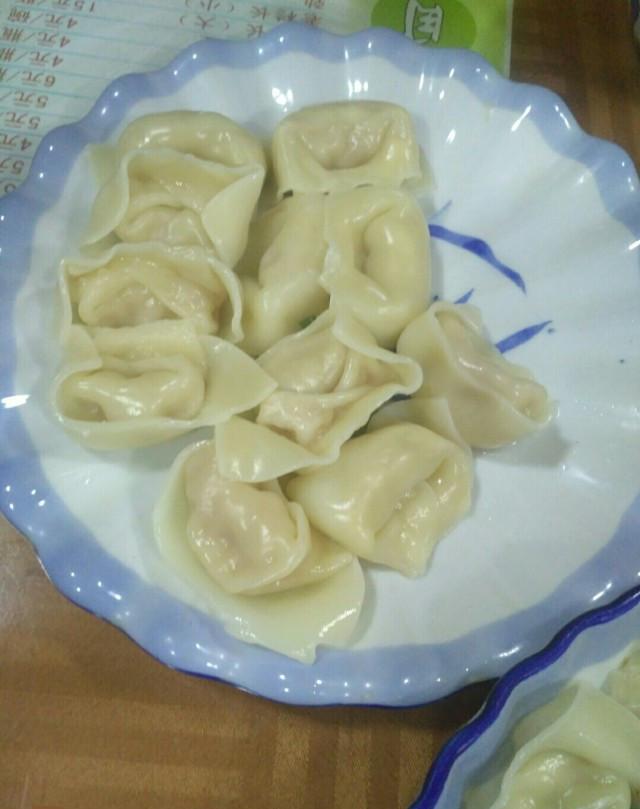 现在 在江西, 吃的是这边特色饺子, 崇义水饺