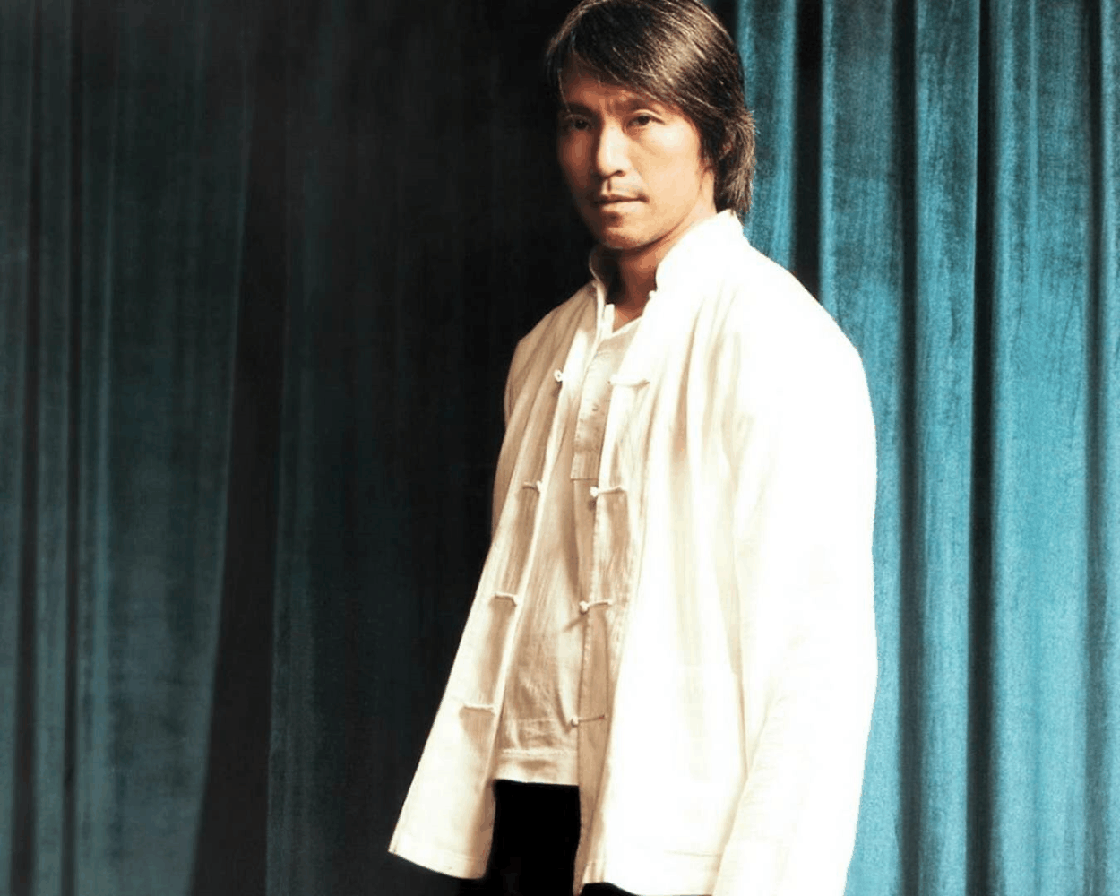 他的电影票房都不会差, 还曾有人出价三百万, 只为请他出镜三秒