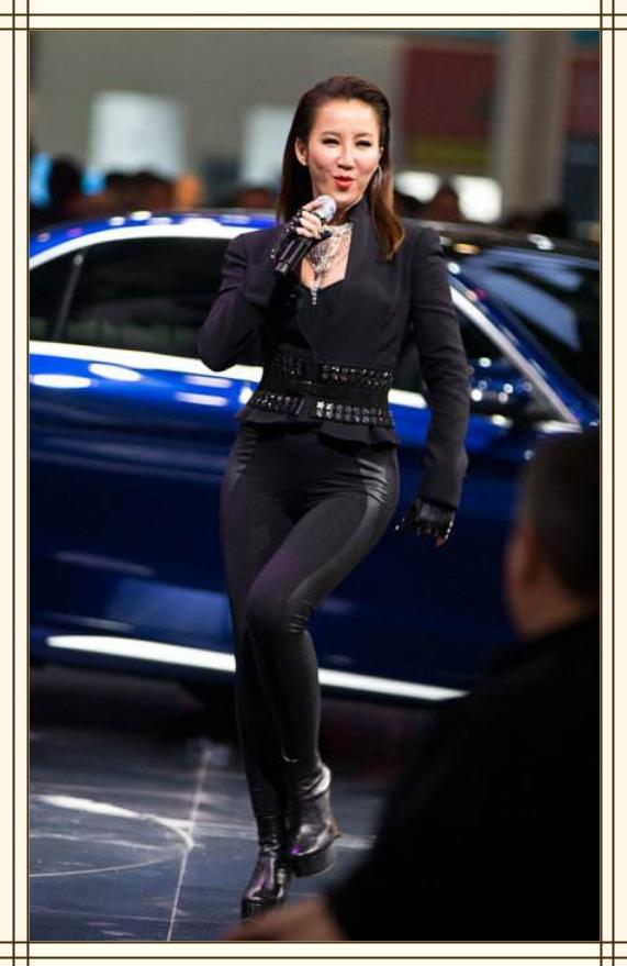 李玟一件深v连体裤穿出时尚新高度,网友:女神上厕所咋办啊?