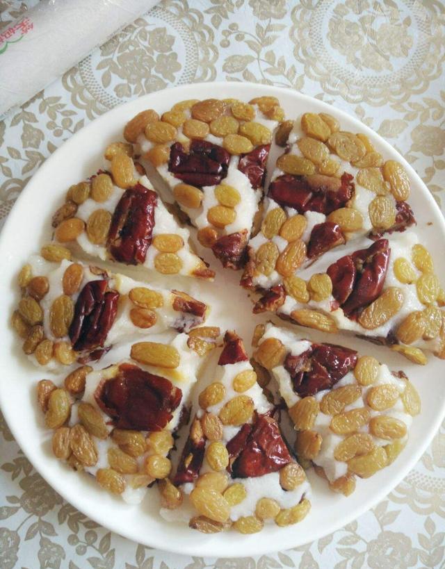 传说中的切糕,工序繁杂,密度极大,还能下酒