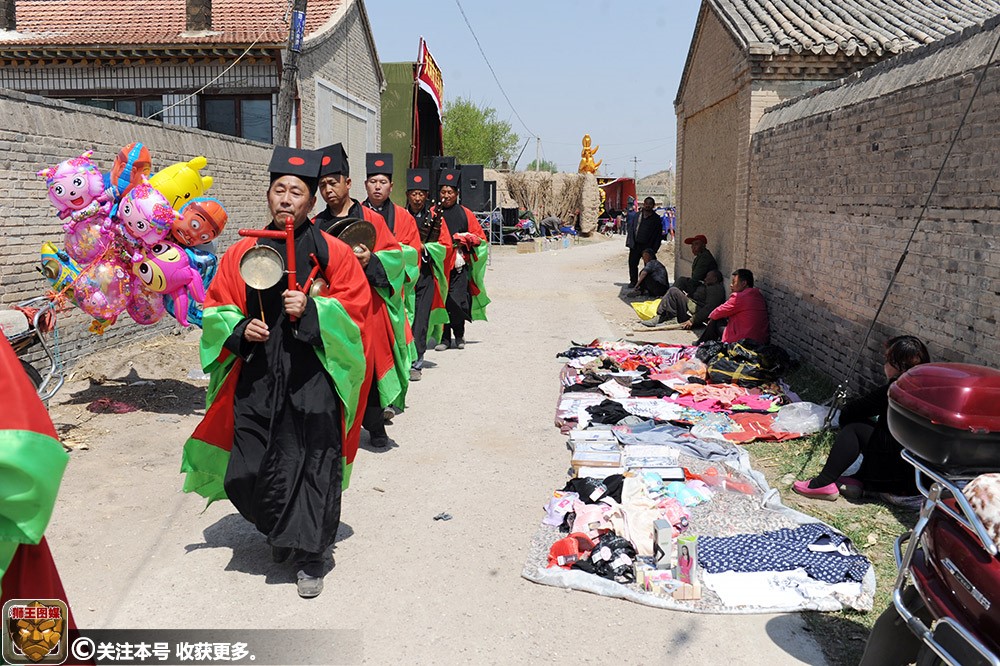 乡村道士"林正英"通阴阳两界 "应门士"助逝者接收孝心