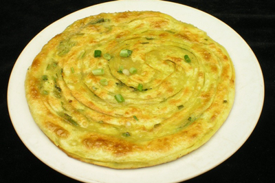 葱油饼怎么做最好吃?学会这一招,保证外酥里嫩,放一天也不硬!