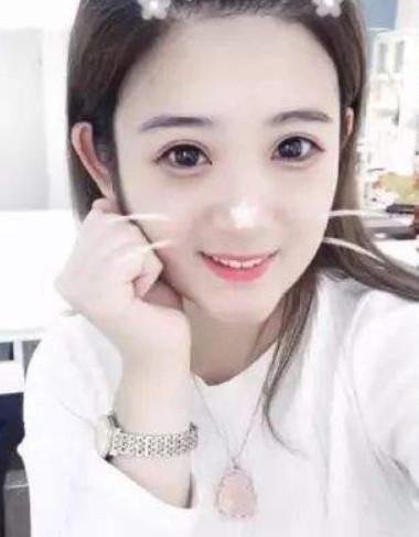 莉哥代古拉K要下岗了!模仿明星的小姐姐2天吸