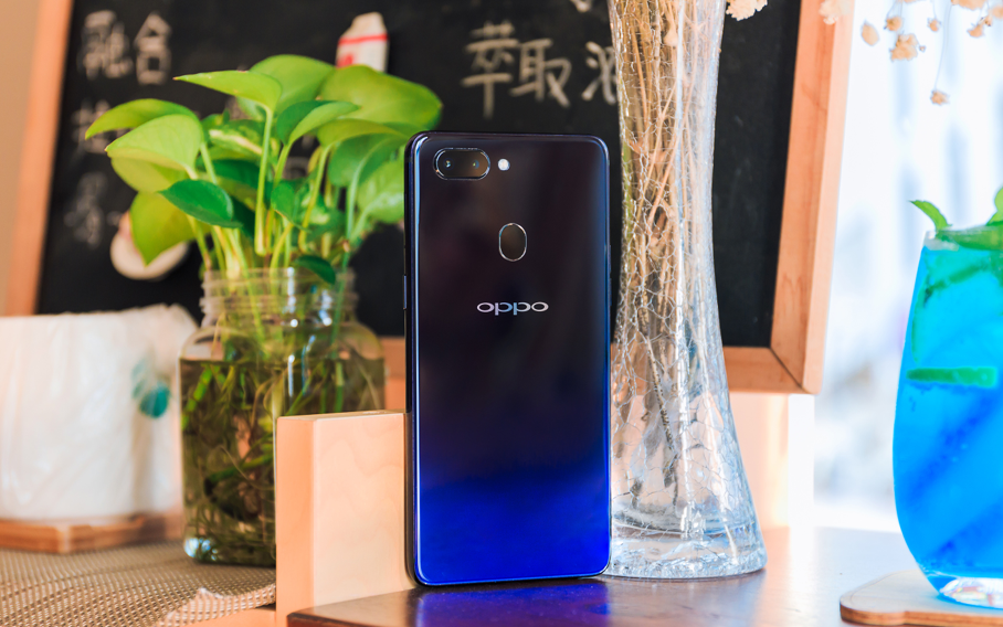 oppor15星空紫图赏大胆渐变配色引领时尚新潮流