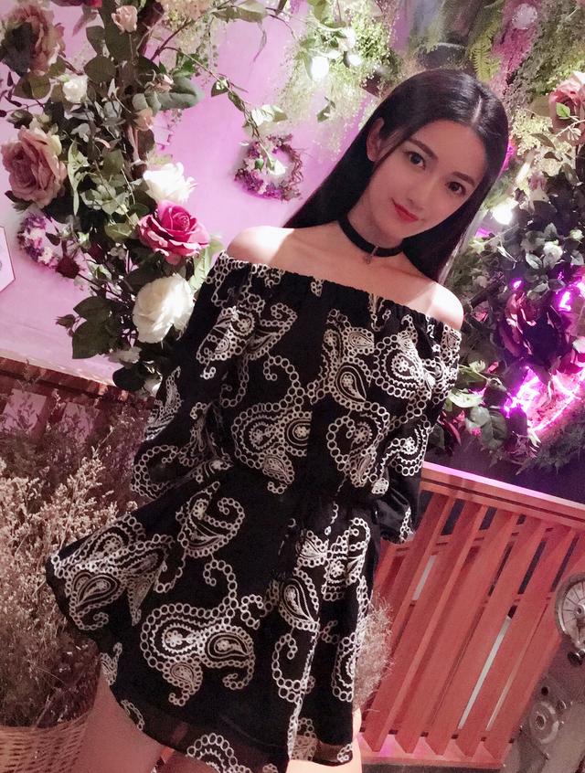 方楚彤饰演的丫鬟怕是要火了,一出场就让人过目不忘,清纯可爱