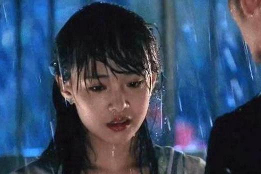都是淋雨照片,为何朱一龙郑爽就成了写真大片,有颜值果真不同