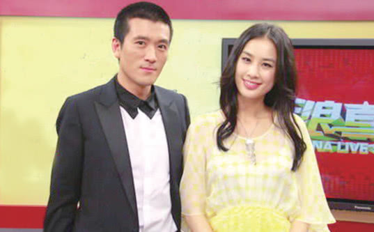 真挚的,不管二人家庭背后究竟有着什么内容,如今有了孩子只要幸福就好