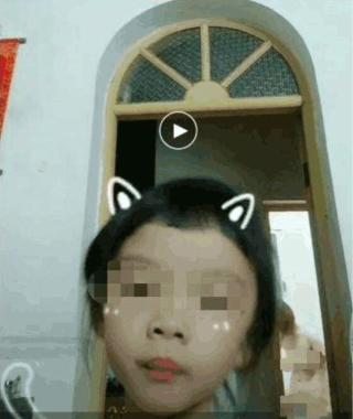 女儿在家拍抖音拍到妈妈洗澡的视频居然还把视频上传了