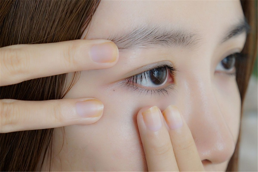眼周肌肤保养5招诀窍助你打造靓丽迷人双眼