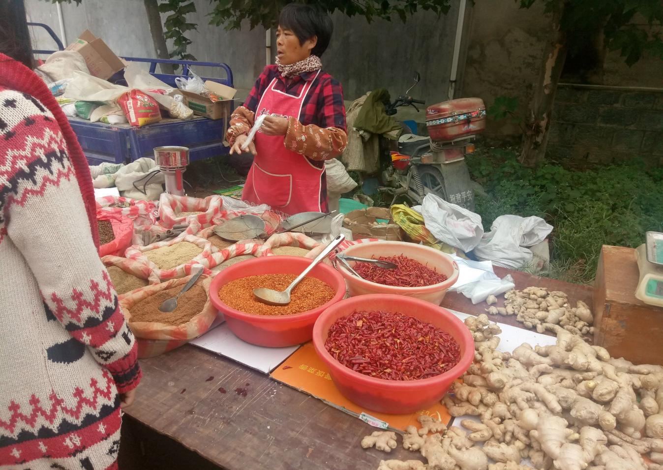 农村集市人多摊子多, 热闹的生活场景|赣榆|赶集|集市_新浪新闻