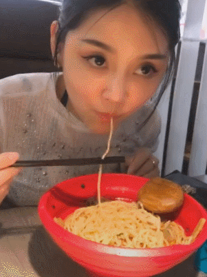 搞笑段子:美厨娘的画风有点奇怪了