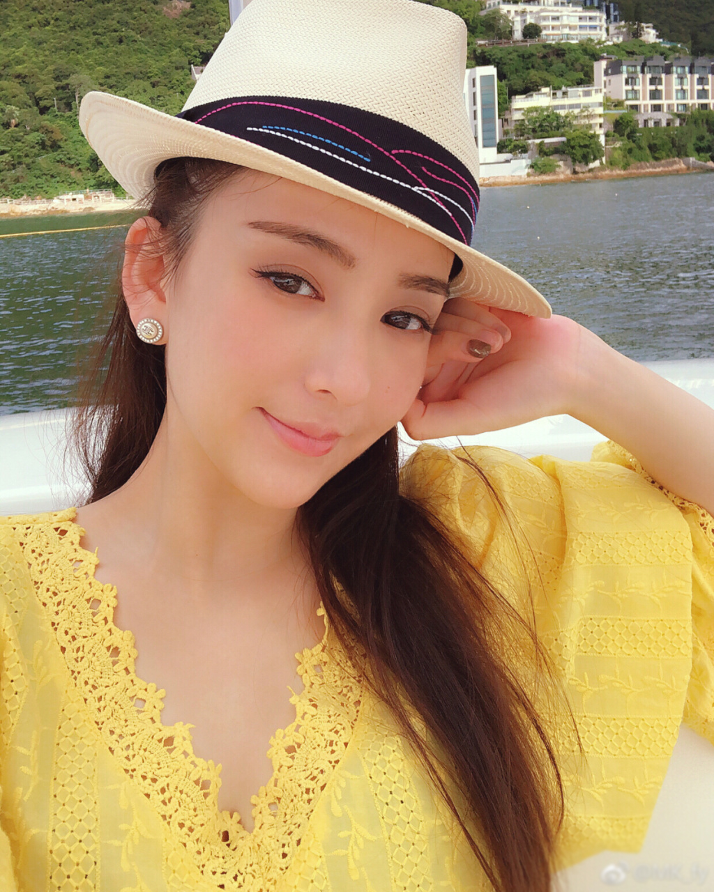 郭富城娇妻方媛曝体重,只有39.1公斤,网友:太瘦了