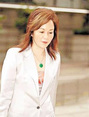 她就是毛玉萍,香港的超级名媛,娱乐圈的刘嘉玲,关之琳等人和她的关系