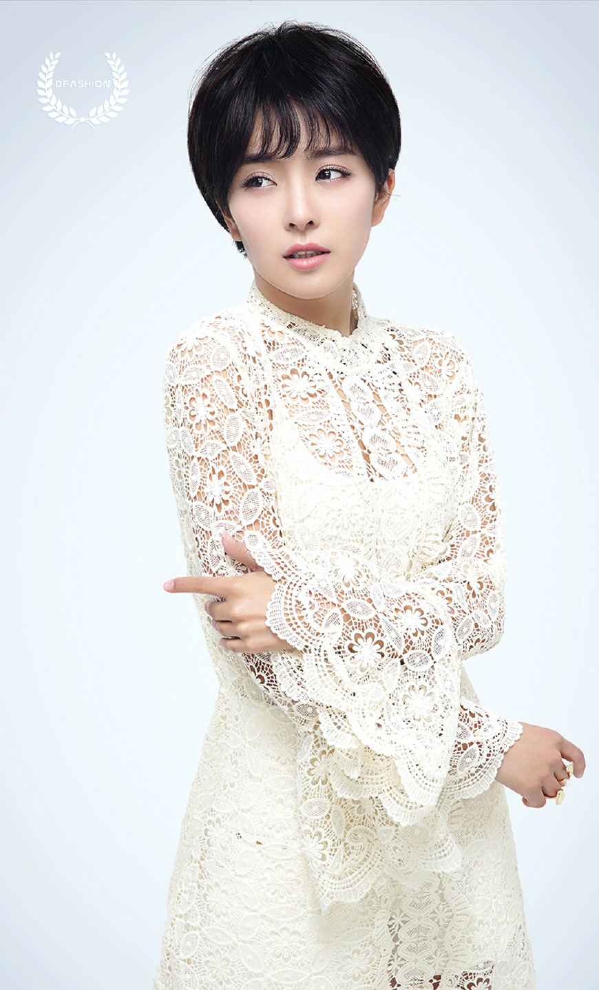 种丹妮蕾丝白裙风尚大作