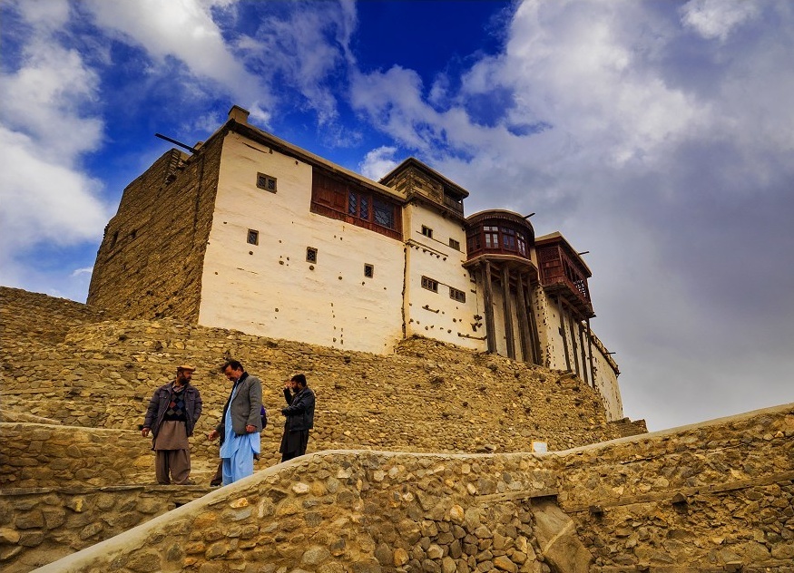 巴控克什米尔神秘小镇,老人年过百岁不稀奇,八九十岁健步如飞