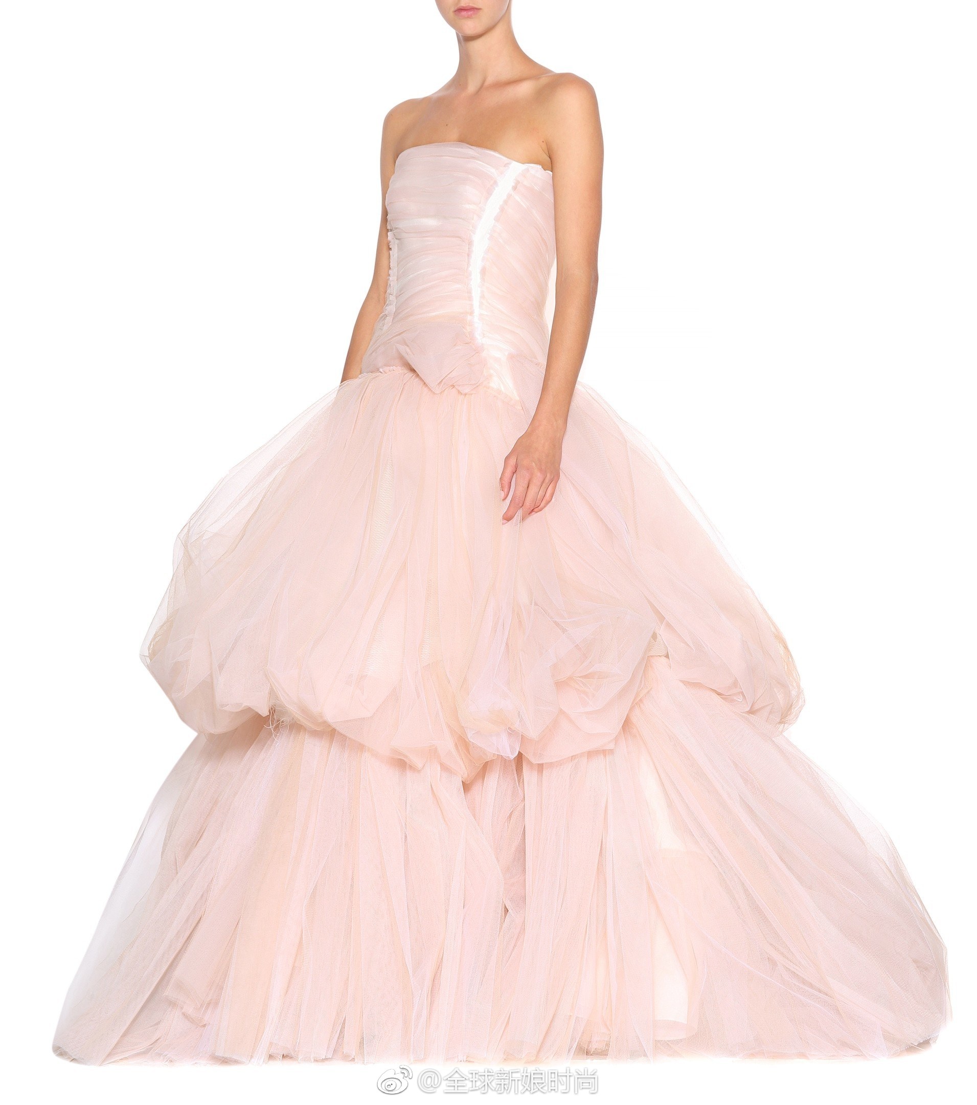 如果你够大胆,一件粉红色的婚纱会让你浪漫而富有女人味_新浪看点