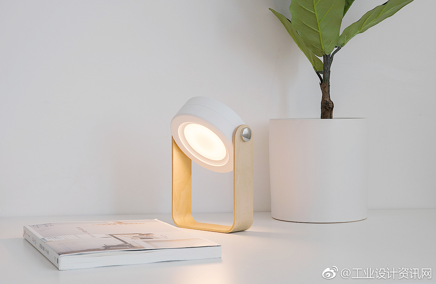 由灯笼为灵感来源的手提式台灯设计byjanewan