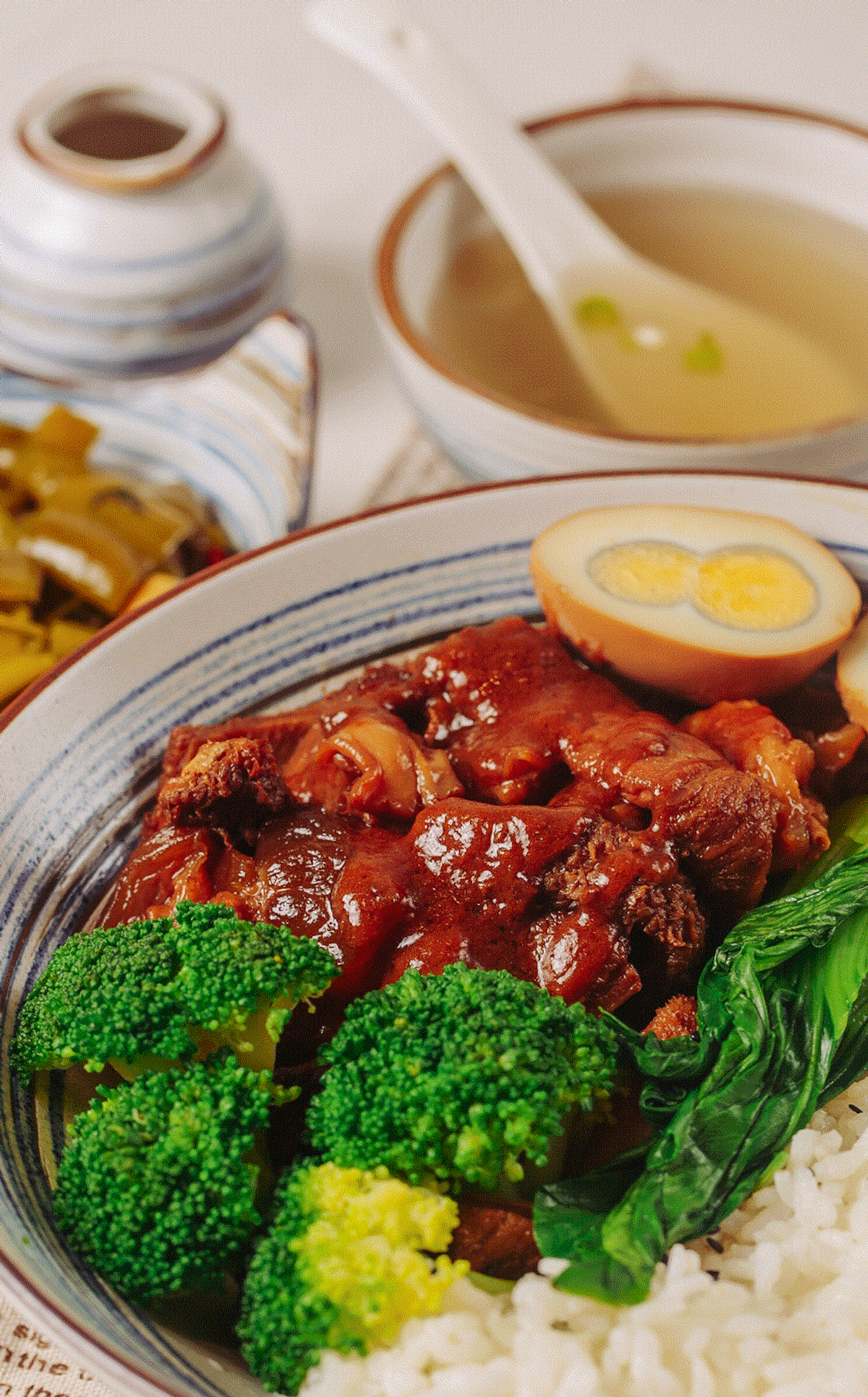 开业2个月每天狂卖1000碗的牛肉饭是啥来头