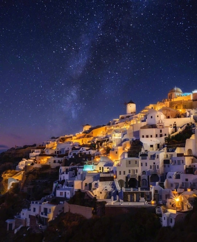 圣托里尼的夜景太美了