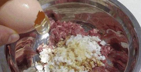 黄磊做红烧狮子头,看了向往的生活直流口水