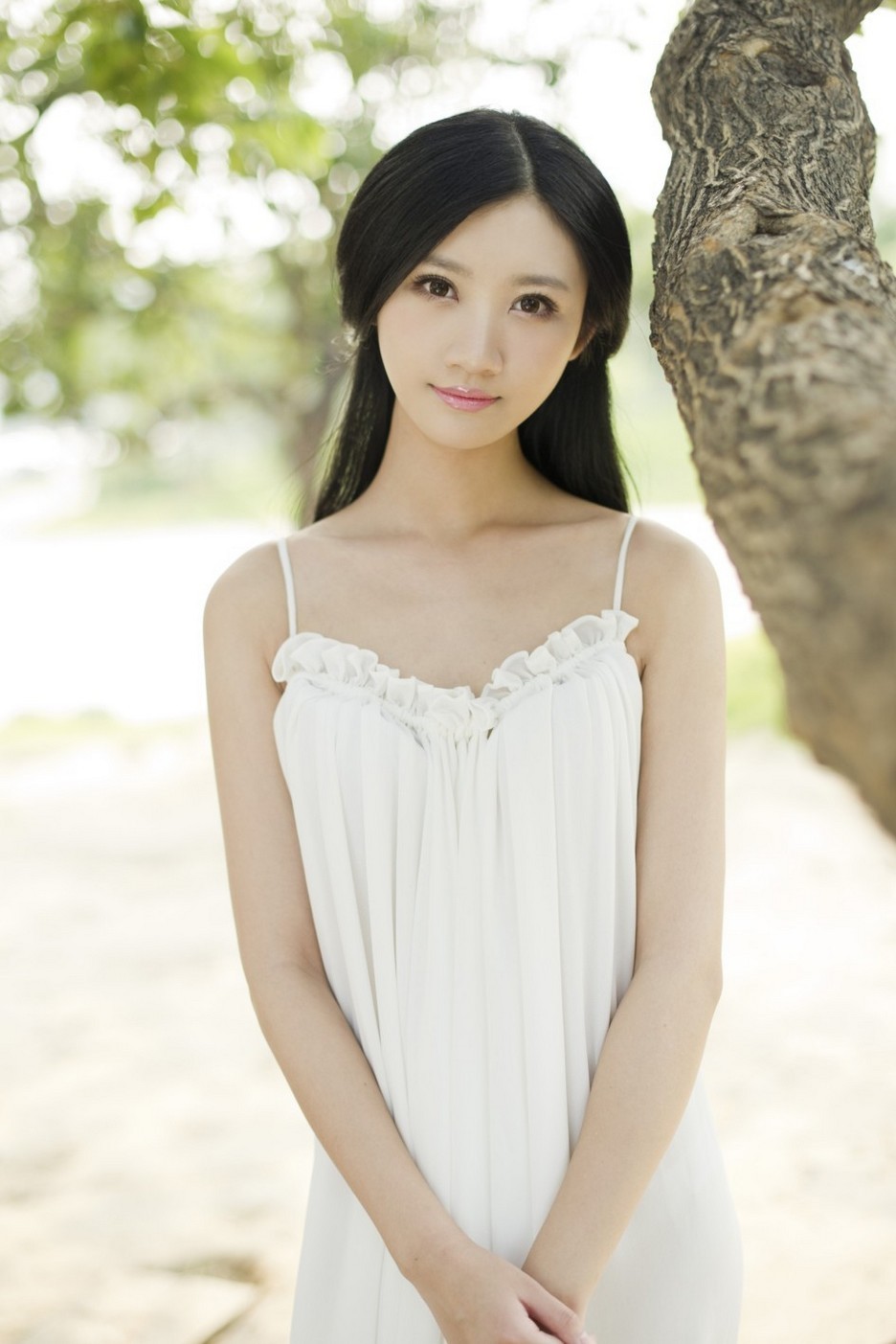 美图分享:养眼mm户外清新迷人写真照片