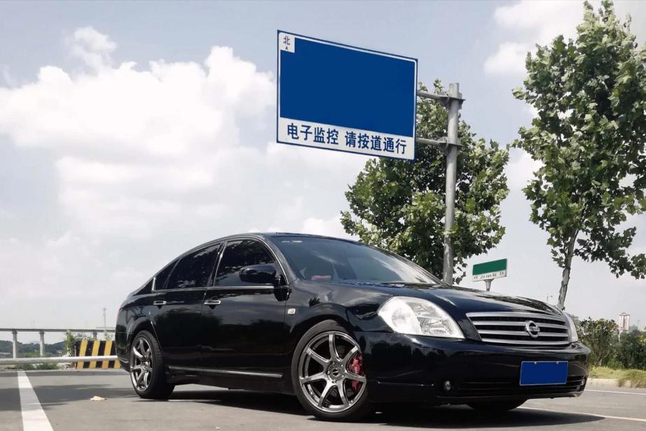 新车 正文 天籁作为日产旗下的一款中高级轿车,在国内有着相当不错的