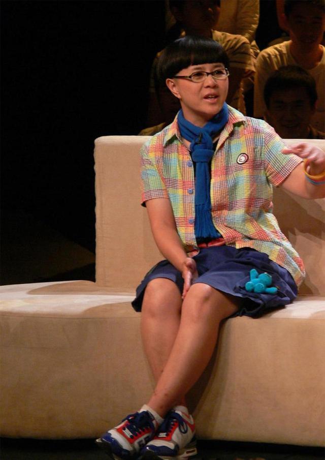 长相一般的她,被老公宠爱了足足30年,幸好女儿长大后像爸爸|刘纯燕