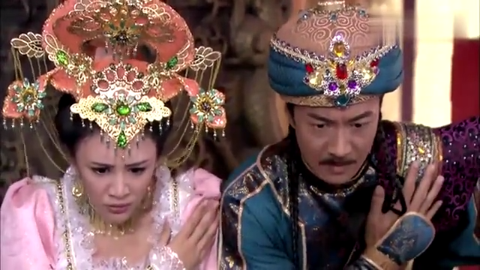 薛平贵与王宝钏 国王临死前将皇位传给平贵 ,代战和丽娜争夺起来