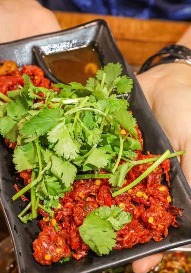 念念不忘的这道生牛肉,只有宜宾人才知道