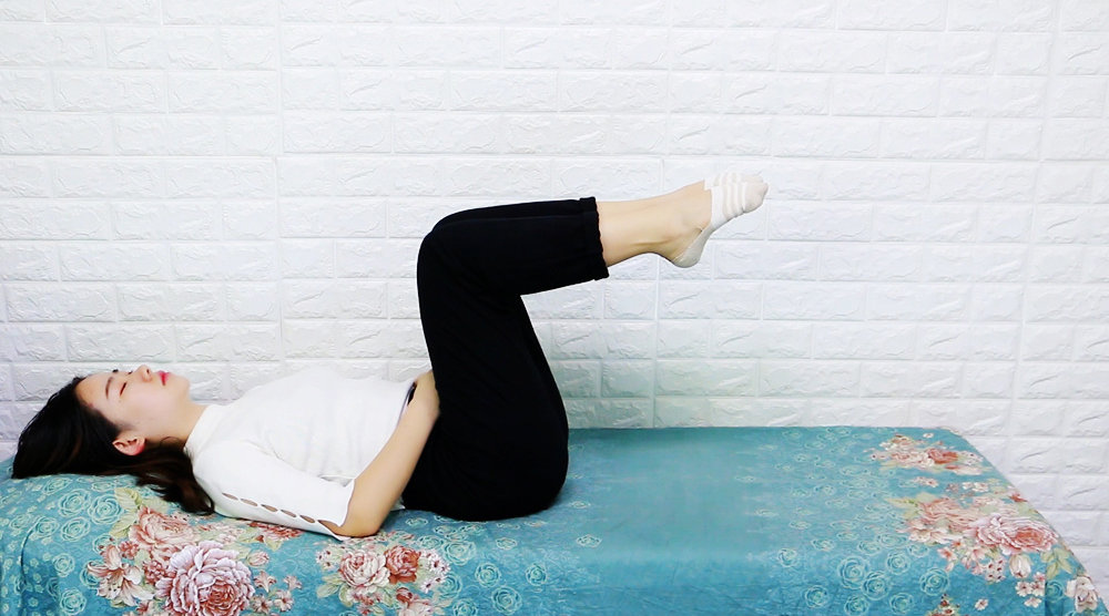 睡前抬腿15分钟,抬走关节炎,抬走高血脂,通心肺养血脉