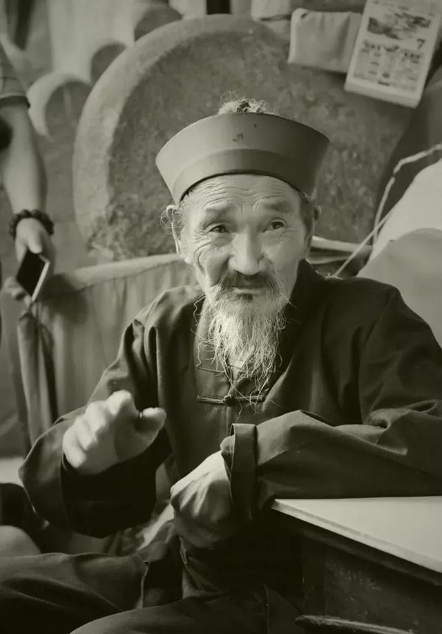 何为修道？深山隐修的老道长，详解修道秘密！|贪心|入定|老道_新浪新闻