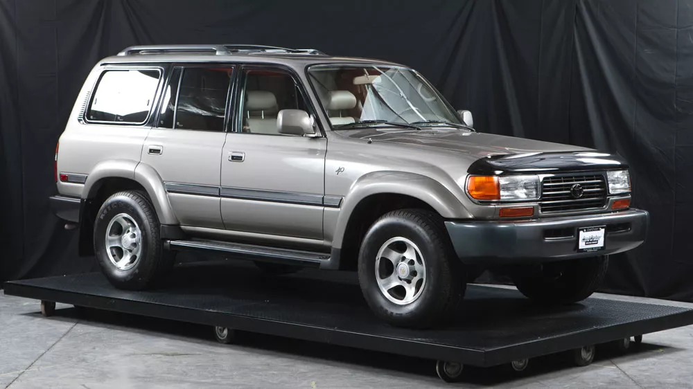 将成为越野车的主流配置 1997 hzj73v 这是一款小型的lc70系列车型