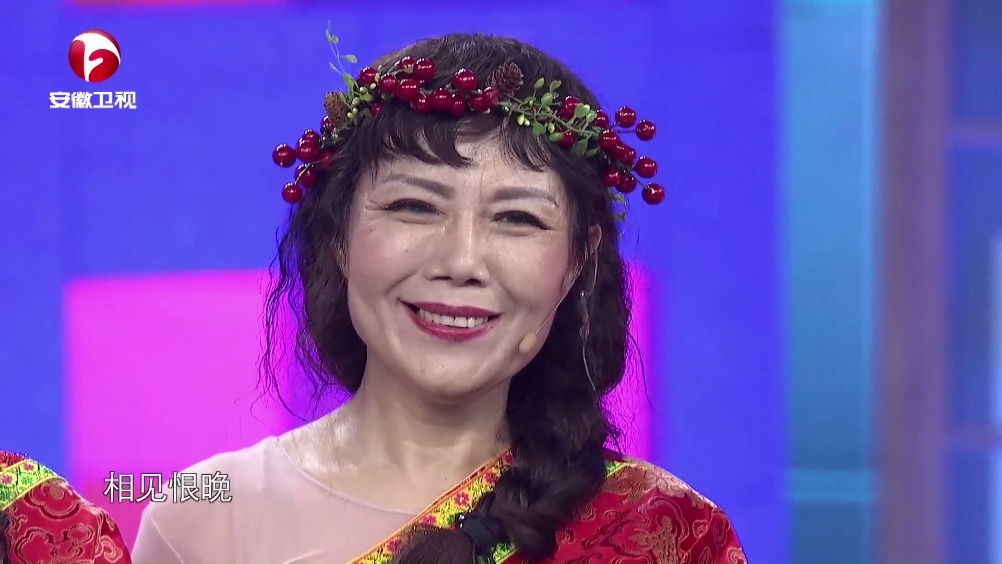 安徽卫视一起来跳舞 杜老师亲身示范相约紫竹广场舞队三美之一"动作美