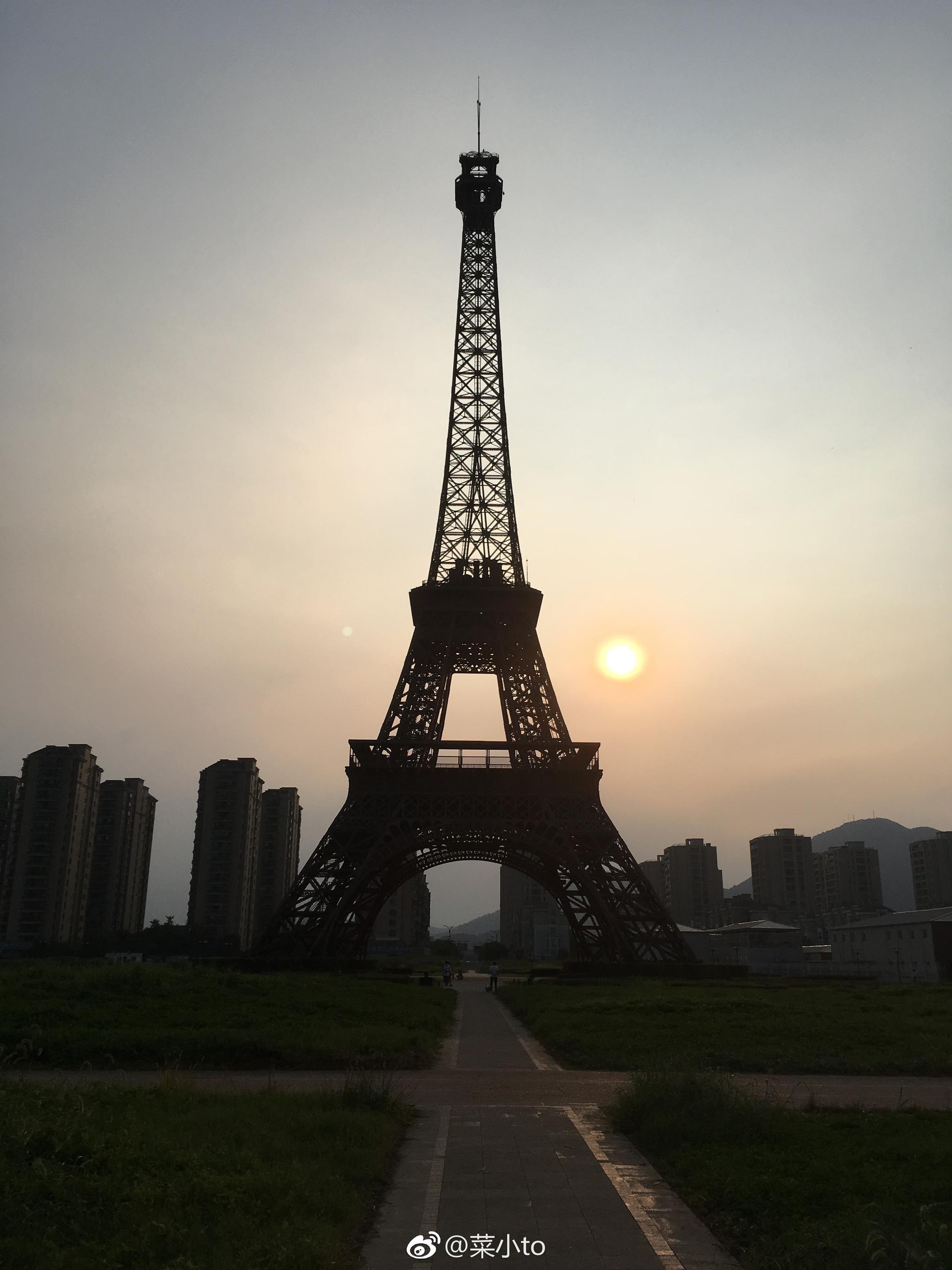 杭州踩点天都城之咸鸭蛋落日和老婆天都城拍个合照