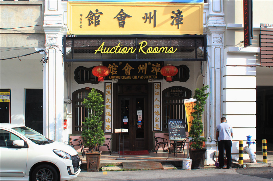 其他巷子两旁少见五脚基(骑楼),没有多少游客,所以要安安静静些.