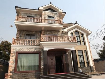 南方农村把所有积蓄都用来建洋房豪宅但又为何大门落锁无人居住