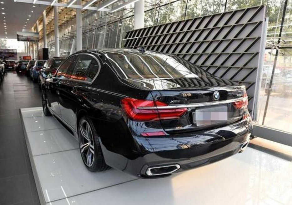 2018款宝马750li,对标奔驰s500l车型!哪个好?