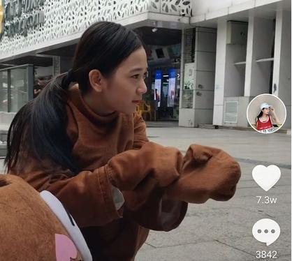 抖音又一网红将被"封杀",贼有钱却天天博同情,网友:不厚道!