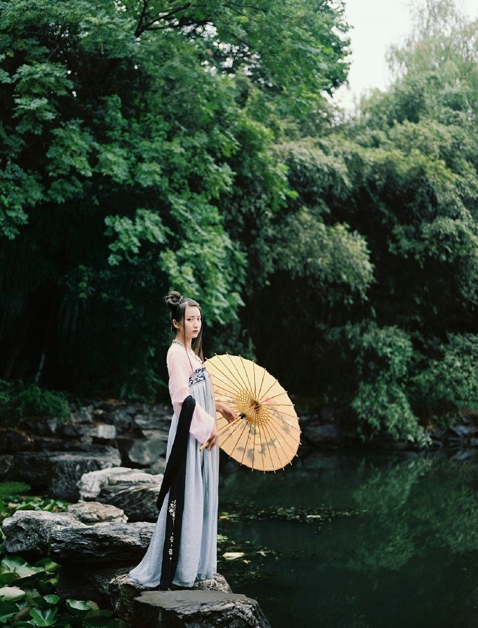 清新古装美女阳光温馨风韵写真集