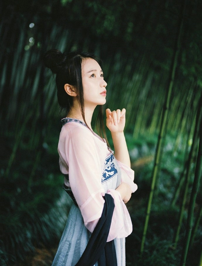 清新古装美女阳光温馨风韵写真集